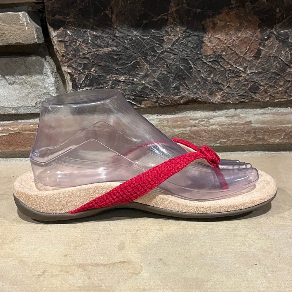 Vionic Mattie Viva Magenta Flip-Flop Supportive Sandals - Picture 4 of 7
